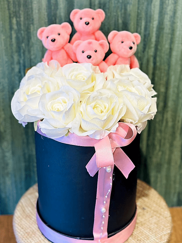  Gaziantep Çiçekler - Kutuda Beyaz gül Tasarımı