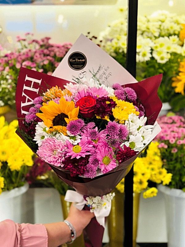  Gaziantep Florists - Bouquet of mixed spring tones