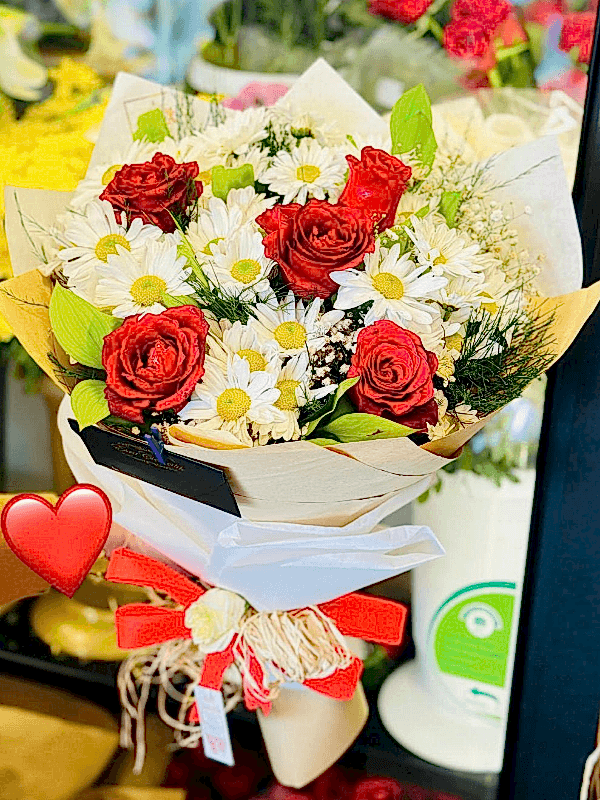  Gaziantep Çiçek Gönder - Kırmızı Gül ve Beyaz Papatya