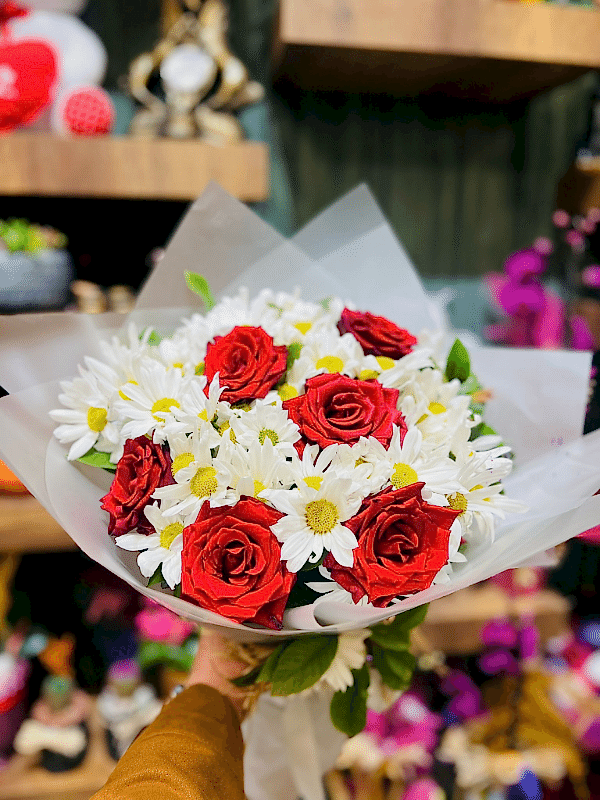  Gaziantep Çiçekçiler - Papatya Kırmızı Gül Uyumu