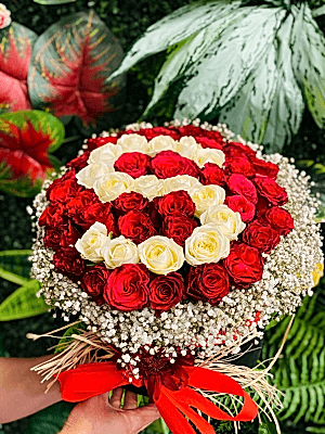 Gaziantep Çiçek Siparişi - Sevdiğin Kişinin Baş Harfi Kutu Gül 