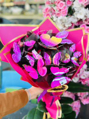  Gaziantep Çiçekçiler - Kalbimde Kelebekle Uçuran Kadına